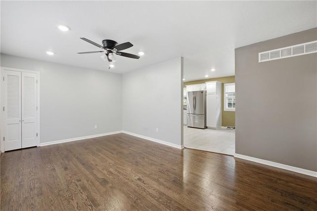 3165 LONGWOOD Avenue, Kansas City, KS 66104