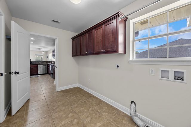 2392 Agerton Street, Crestview, FL 32536