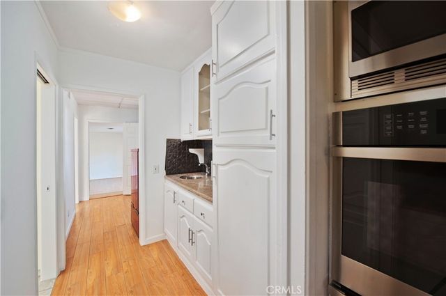 22537 Friar Street, Woodland Hills, CA 91367