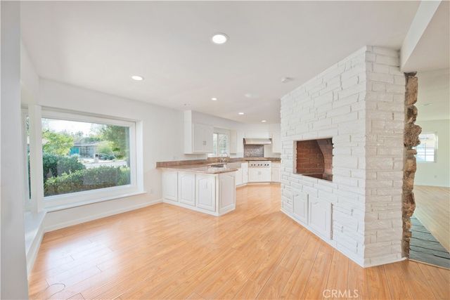 22537 Friar Street, Woodland Hills, CA 91367