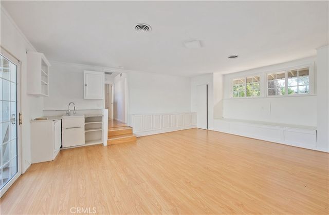 22537 Friar Street, Woodland Hills, CA 91367