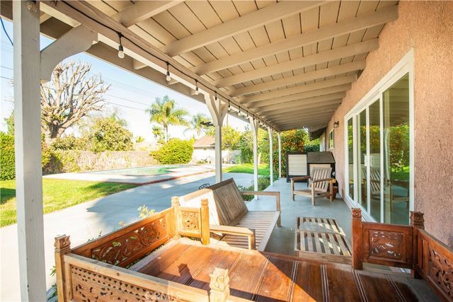 22537 Friar Street, Woodland Hills, CA 91367