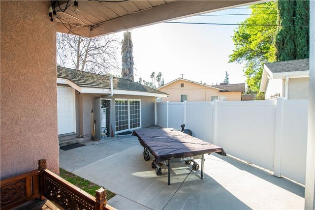 22537 Friar Street, Woodland Hills, CA 91367