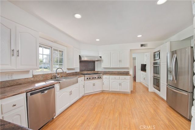 22537 Friar Street, Woodland Hills, CA 91367