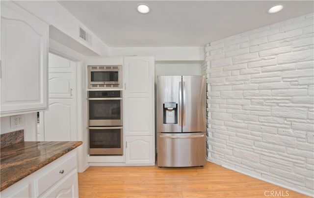 22537 Friar Street, Woodland Hills, CA 91367