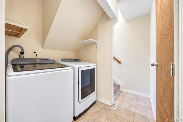 137 Ridgewood Avenue, Farmingville, NY 11738