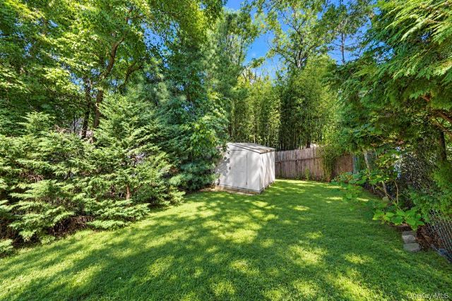 137 Ridgewood Avenue, Farmingville, NY 11738