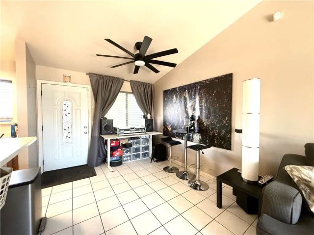 9505 Arlington 77, Riverside, CA 92503