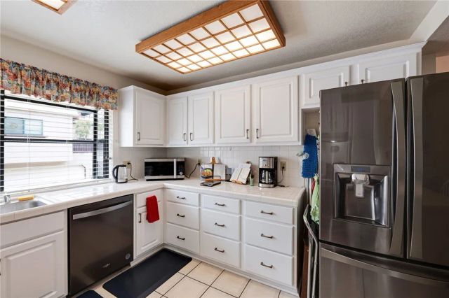 42 Esperanza Avenue, Sierra Madre, CA 91024