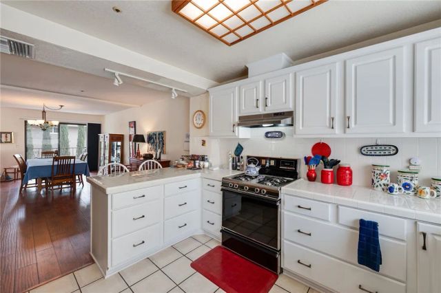 42 Esperanza Avenue, Sierra Madre, CA 91024
