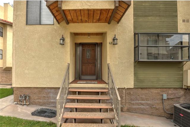 42 Esperanza Avenue, Sierra Madre, CA 91024