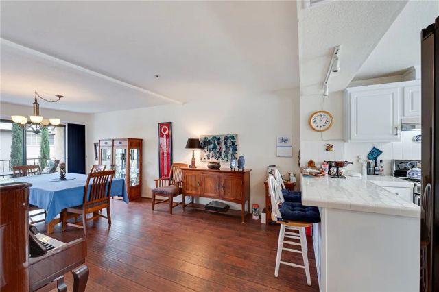 42 Esperanza Avenue, Sierra Madre, CA 91024