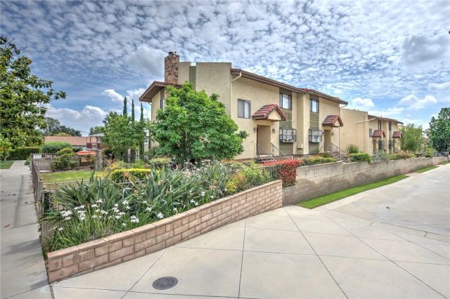 42 Esperanza Avenue, Sierra Madre, CA 91024