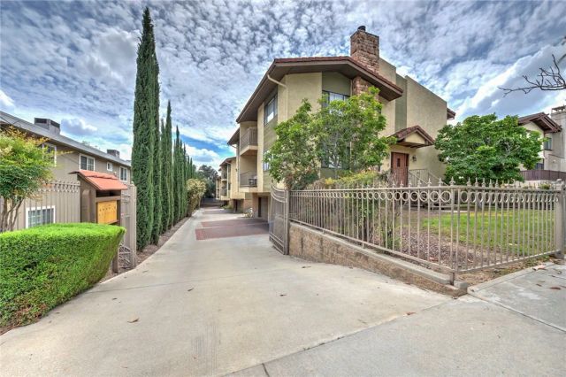 42 Esperanza Avenue, Sierra Madre, CA 91024