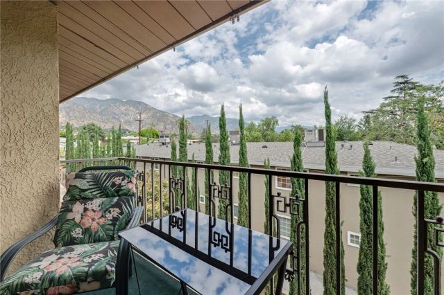 42 Esperanza Avenue, Sierra Madre, CA 91024