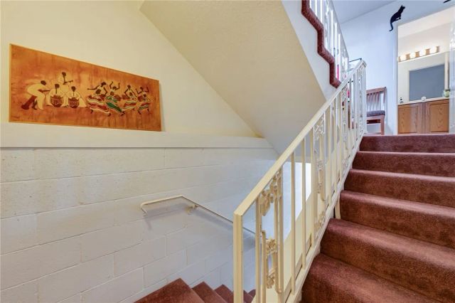 42 Esperanza Avenue, Sierra Madre, CA 91024