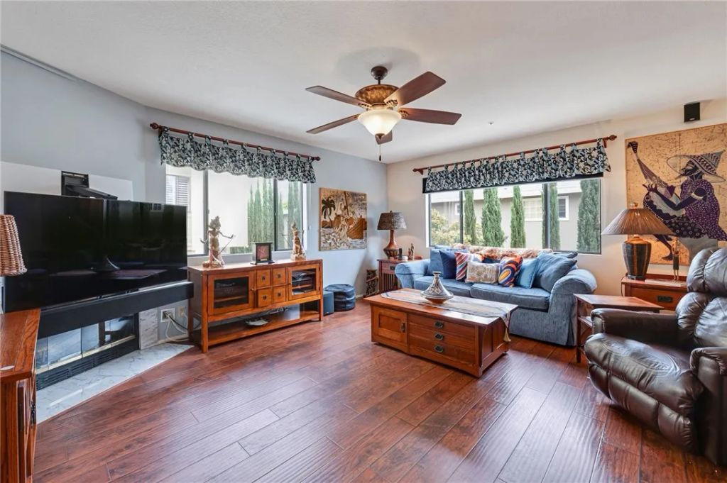 42 Esperanza Avenue, Sierra Madre, CA 91024