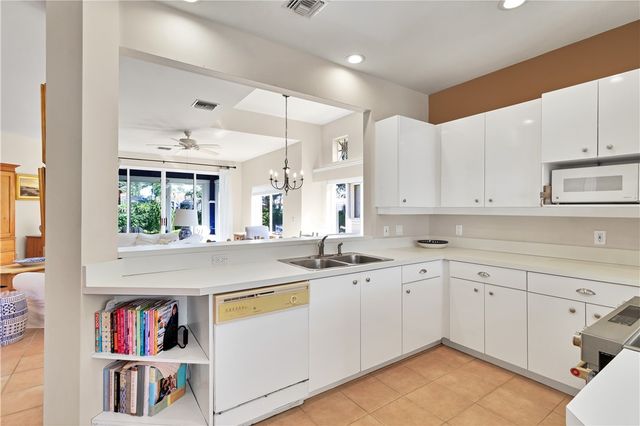 4842 S Newport Island Drive 1-B, Vero Beach, FL 32967