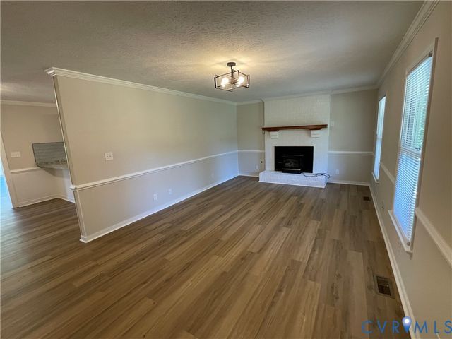 8261 Yahley Mill Rd, Henrico, VA 23231