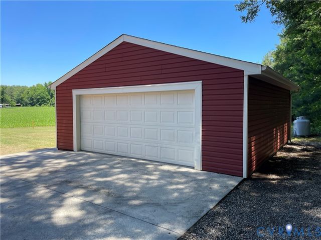 8261 Yahley Mill Rd, Henrico, VA 23231