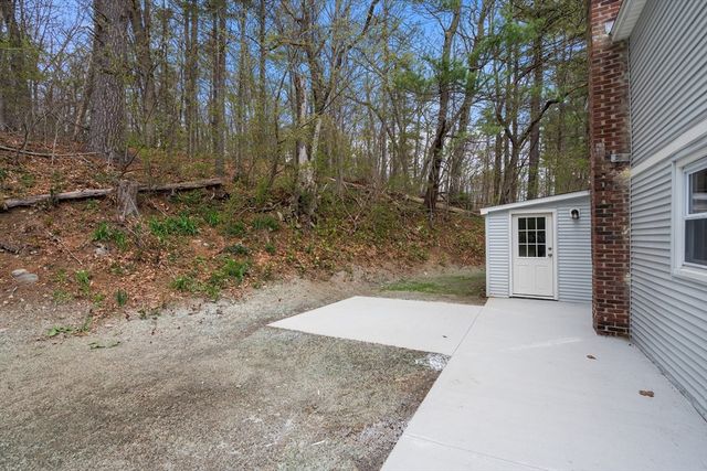 78 Pleasant St, Grafton, MA 01519
