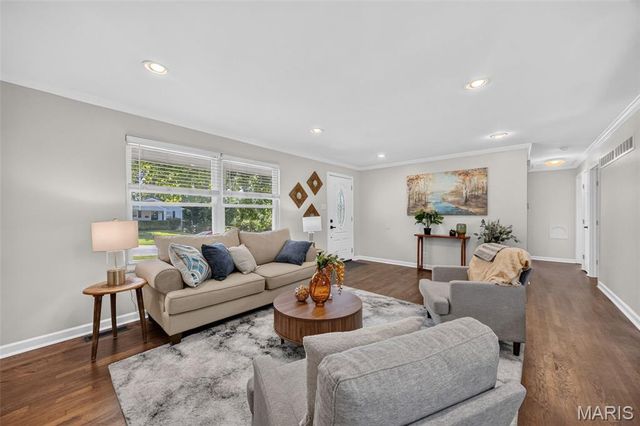 609 N Elm Avenue, Webster Groves, MO 63119