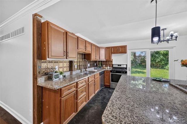 609 N Elm Avenue, Webster Groves, MO 63119