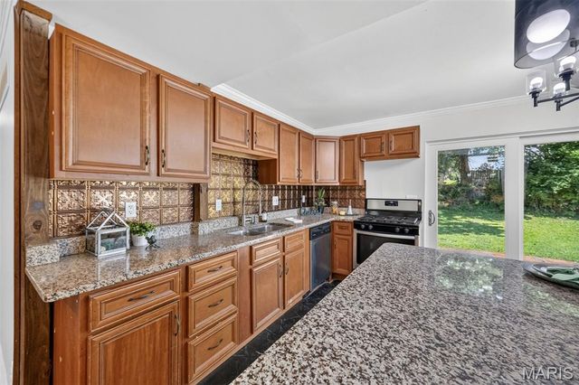 609 N Elm Avenue, Webster Groves, MO 63119