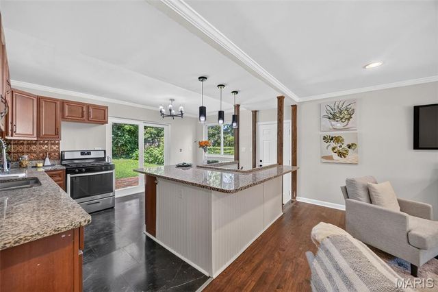 609 N Elm Avenue, Webster Groves, MO 63119