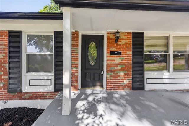 609 N Elm Avenue, Webster Groves, MO 63119