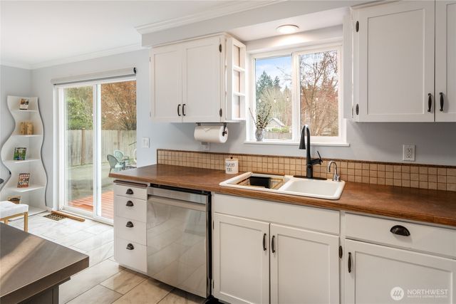 24309 47th Avenue SE, Woodinville, WA 98072