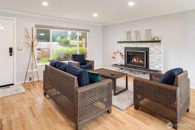 24309 47th Avenue SE, Woodinville, WA 98072