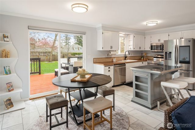 24309 47th Avenue SE, Woodinville, WA 98072