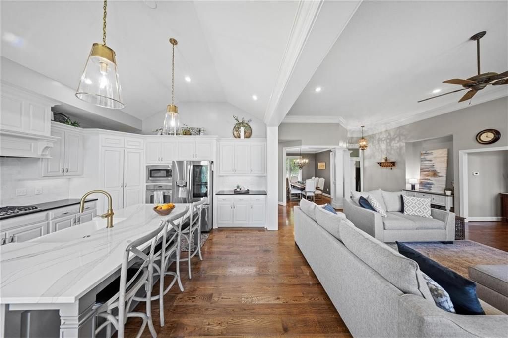 16825 Goddard Street, Overland Park, KS 66221