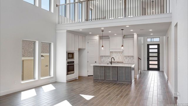 233 Hidalgo, Boerne, TX 78006