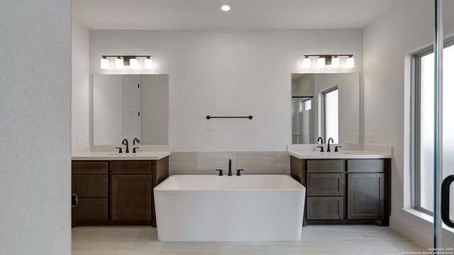 233 Hidalgo, Boerne, TX 78006