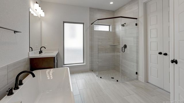 233 Hidalgo, Boerne, TX 78006