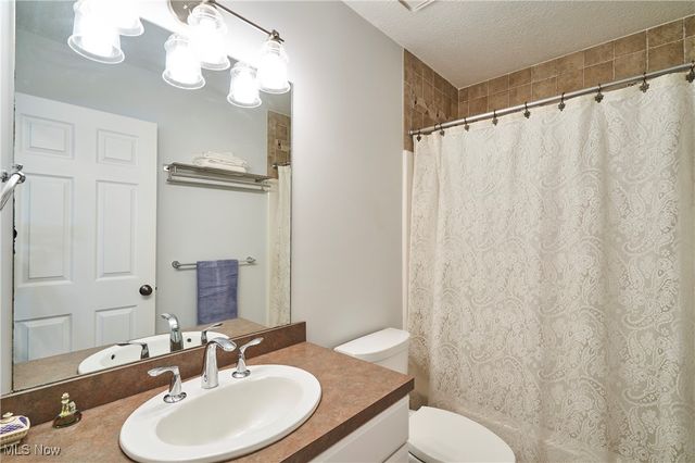 4535 Pinewood Path, Copley, OH 44321