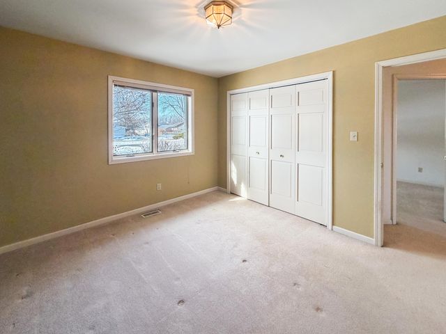 1128 Country Club Drive, Crown Point, IN 46307