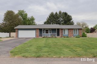 8742 Shadowbrook Drive, Jenison, MI 49428