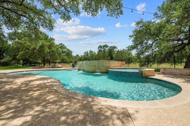 241 Gabriel Woods DR, Georgetown, TX 78633