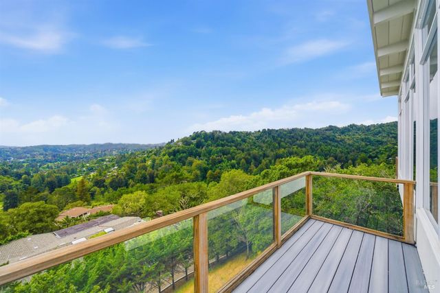 41 Magdalena Ct, Mill Valley, CA 94941