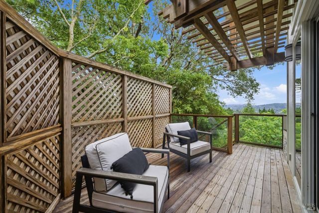 41 Magdalena Ct, Mill Valley, CA 94941