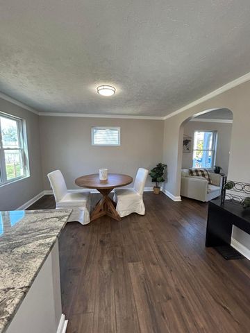 1373 Oakwood Avenue, Columbus, OH 43206