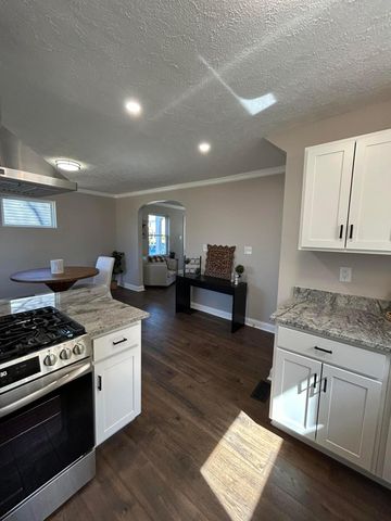 1373 Oakwood Avenue, Columbus, OH 43206