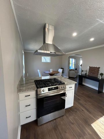 1373 Oakwood Avenue, Columbus, OH 43206