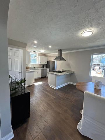 1373 Oakwood Avenue, Columbus, OH 43206