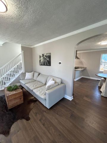 1373 Oakwood Avenue, Columbus, OH 43206