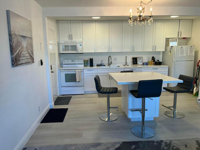 1821 NE 62nd Street 411, Fort Lauderdale, FL 33308