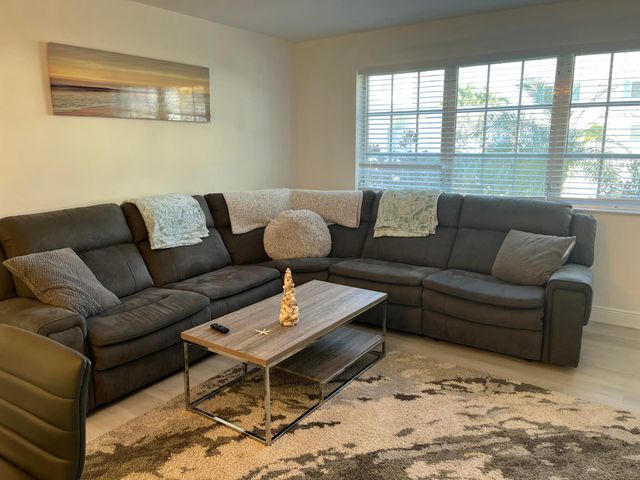 1821 NE 62nd Street 411, Fort Lauderdale, FL 33308